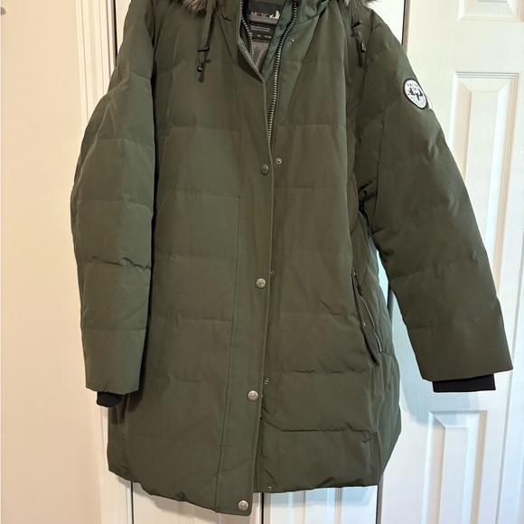 Arctic Expedition Green Jacket - Picture 2 of 9